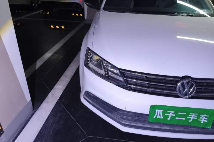 Used Volkswagen Sagitar 2018 280TSI DSG Luxury Model Right Front Headlight