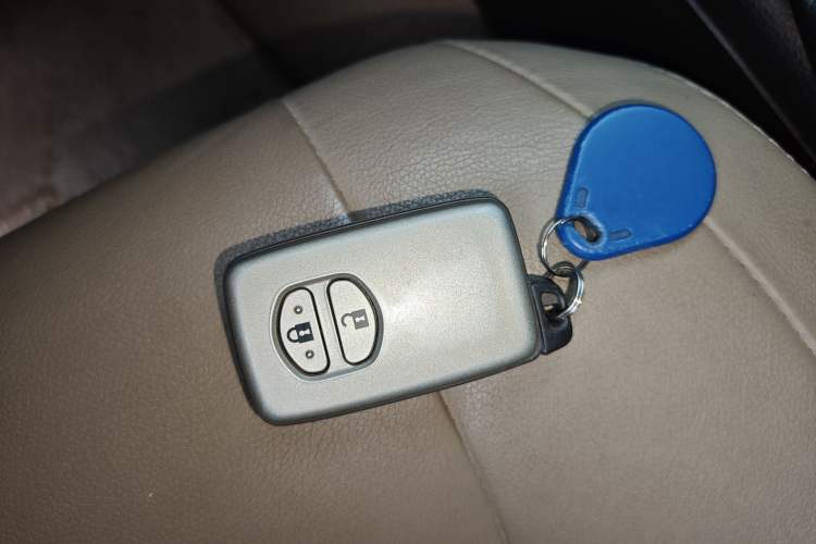 Used Toyota Land Cruiser 2010 4.0L Automatic VX Vehicle Key