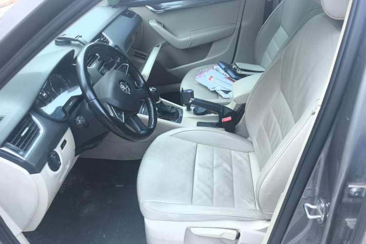 Used Skoda Octavia 2015 1.6L Automatic Yijun Edition
