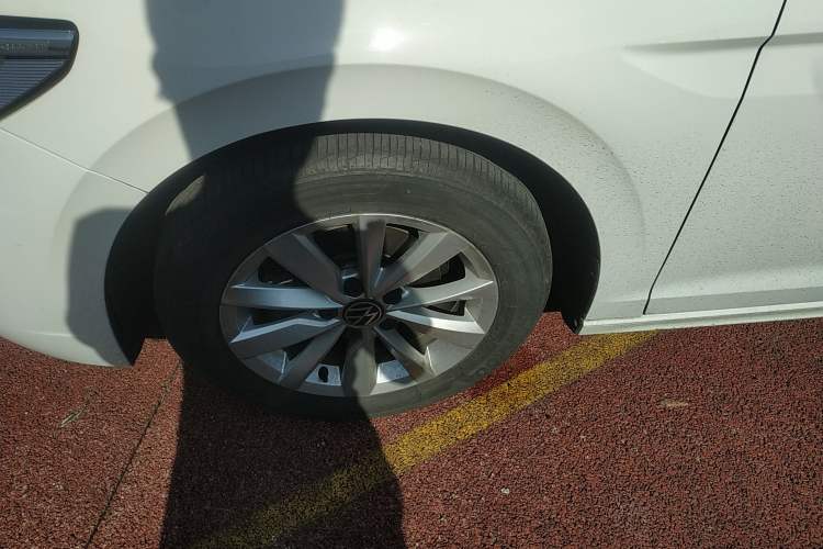 Used Volkswagen Bora 2021 1.5L Automatic Comfort Smart Connect Edition Left Front Wheel Hub