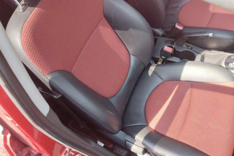 Used Hyundai Verna Ray 2014 1.4L Automatic GLX Right Front Seat