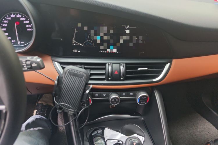 Used Alfa Romeo Giulia 2017 2.0T 200HP Luxury Edition