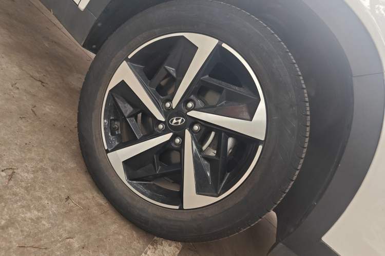 Used Hyundai ix35 2021 2.0L Automatic 2WD GLS Leading Edition Right Front Wheel Hub