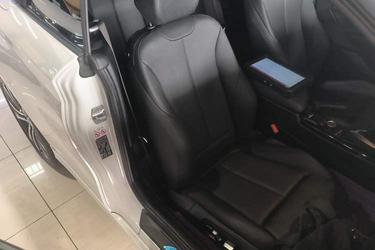 Used BMW 2 Series (Import) 2019 225i Convertible Coupe Sports Design Package