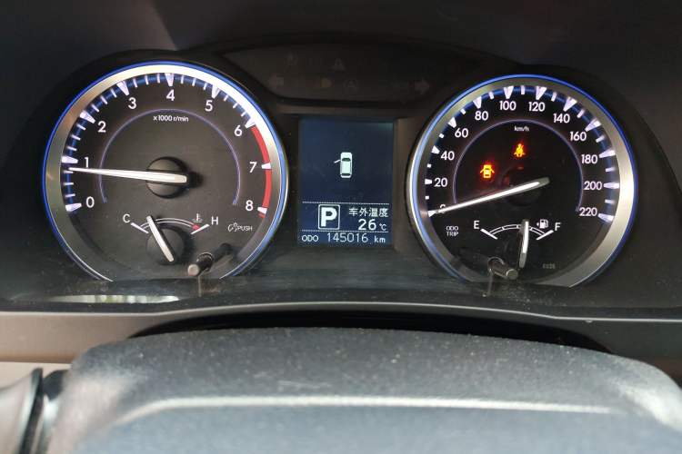 Used Toyota Highlander 2015 2.0T Four-Wheel Drive Luxury Edition 7-Seater Odometer Close Up