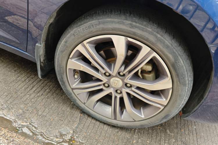 Used Geely Auto Emgrand GL 2018 1.4T DCT Prestige Smart Connectivity Version Right Front Wheel Hub