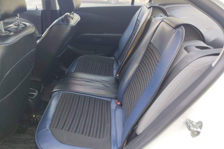 Used Chevrolet Aveo Sonic 2014 Sedan 1.4 SL MT Comfort Edition