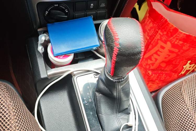 Used Toyota Prado 2018 3.5L Automatic TX-L Gear Lever