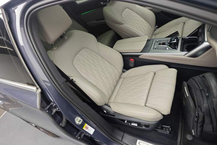 Used BYD Tang New Energy 2025 DM-i 115KM Cloud Ride Flagship Model Right Front Seat