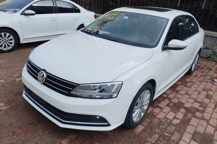 Used Volkswagen Sagitar 2015 230TSI Automatic Comfort Version