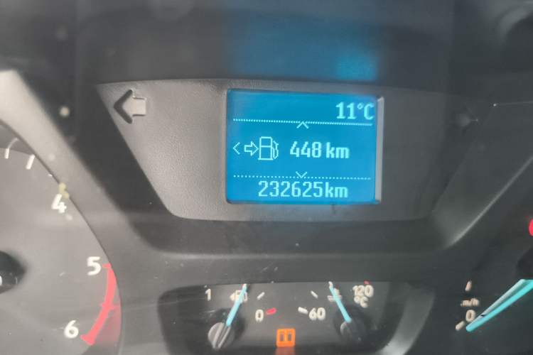 Used Ford Transit 2021 2.0T Diesel Manual Advanced Commercial Traveler Mid-axle Mid-roof 7-Seater China VI
