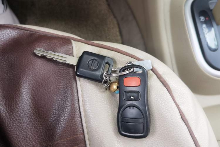 Used Nissan Sylphy 2012 Classic 1.6XE Automatic Comfort Edition Vehicle Key