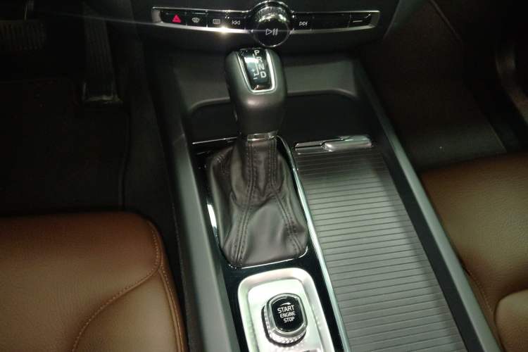 Used Volvo XC60 2021 T5 4x4 Smart Luxury Edition