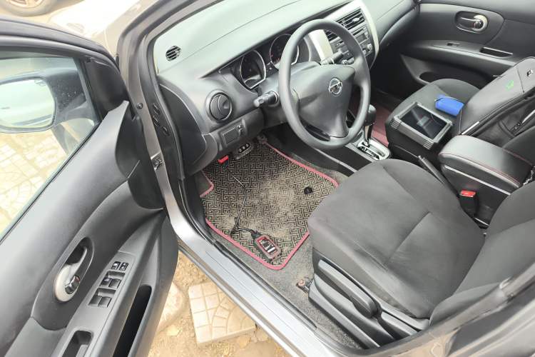 Used Nissan Livina 2015 1.6XE CVT Comfort Edition
