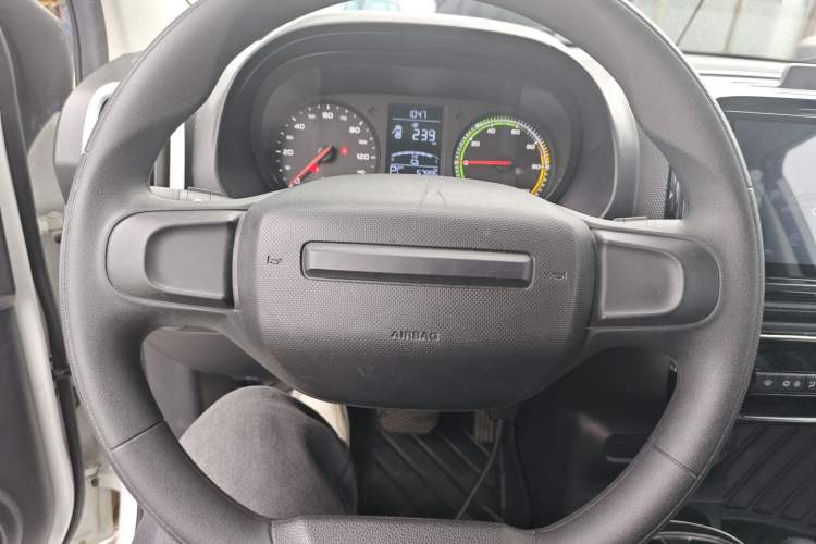 Used Roewe Clever 2022 311km QiQi BoBo Edition Steering Wheel