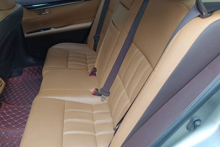 Used Lexus ES 2017 200 30th Anniversary Edition Left Rear Seat