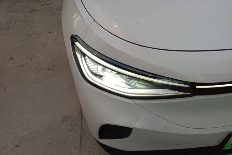 Used Volkswagen ID.4 CROZZ 2022 Long-Range PURE+ Edition Right Front Headlight