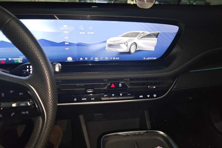 Used Buick LaCrosse 2024 28T Luxury Edition Audio And AC Panel