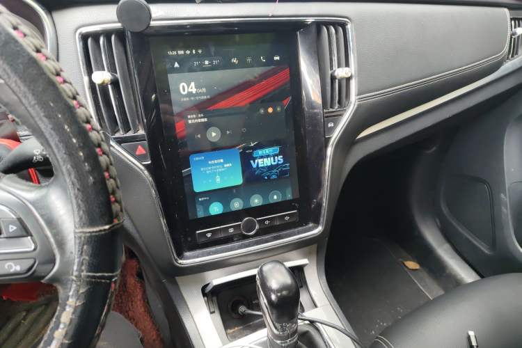 Used Roewe RX5 2016 20T Two-Wheel Drive Automatic Internet Smart Edition