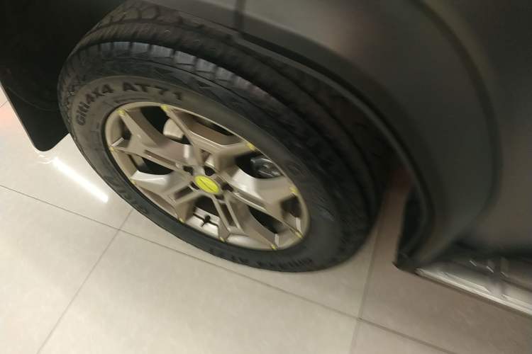 Used JETOUR Traveler 2023 2.0T All-Wheel Drive Conquer PRO Right Rear Wheel Hub