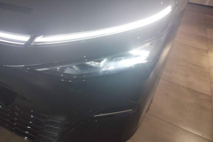 Used XPeng X9 2025 740 Ultra-Long Range Max
