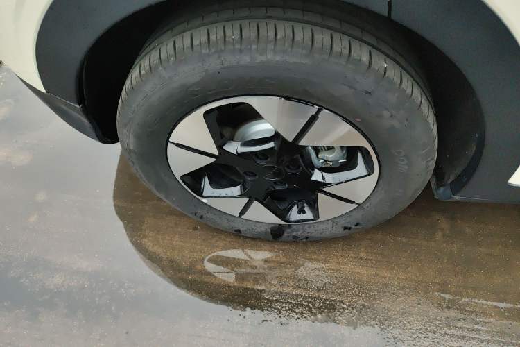 Used Geely Galaxy Geome 2025 UP 410km Exploration+ Edition
