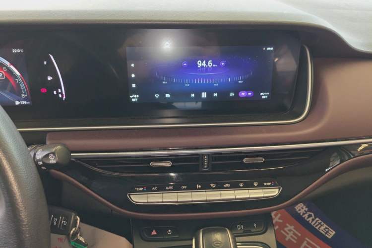 Used GAC Trumpchi M6 2021 PRO 270T DCT Elite Edition Audio And AC Panel