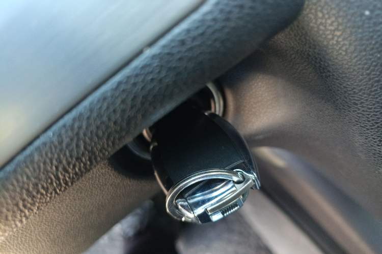 Used Mercedes-Benz R-Class 2014 R 320 4MATIC Business Model Vehicle Key