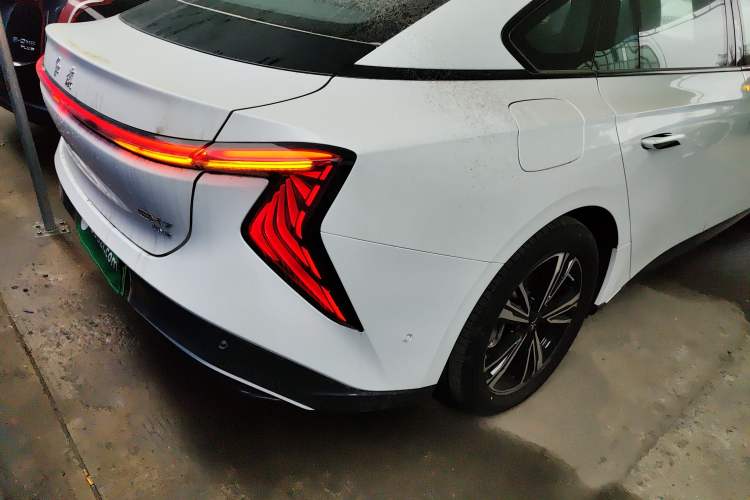 Used Hongqi EH7 2024 690 Pro
