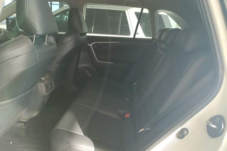 Used Toyota Wildlander 2024 2.0L CVT Two-Wheel Drive Leading Edition