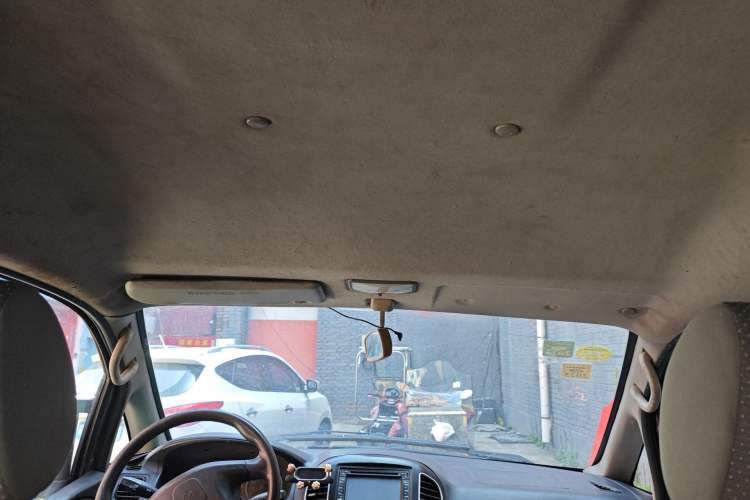 Used FORTHING Lingzhi 2015 V3 1.5L 5-Seater Special Offer Model Headliner