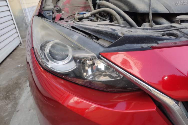 Used Mazda 3 Axela 2016 Sedan 1.5L Automatic Comfort Model