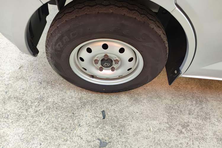 Used CHANGAN KAICHENG Ruixing M60 2023 1.5L GDI Comfort-Class Passenger Vehicle 6/7 Seats Exterior 4