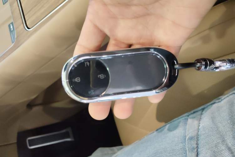 Used Hima AITO M8 2025 Model, Pure Electric Max+ Five-Seat All-Wheel-Drive Version
