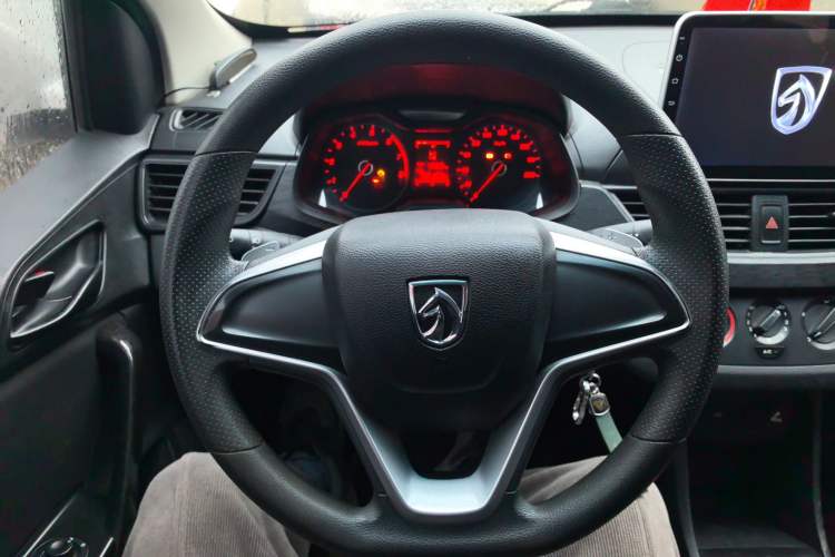 Used Baojun 310 2017 1.5L automatic comfort version
