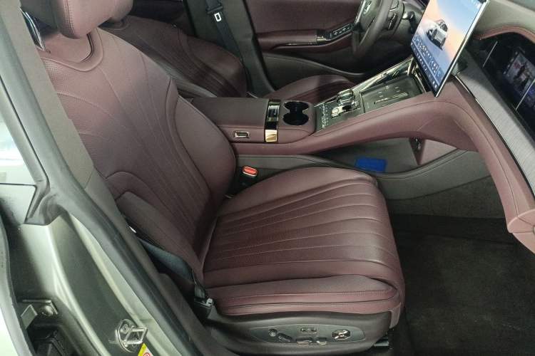 Used Denza Z9GT 2024 1100 4x4 Ultra First Edition Right Front Seat