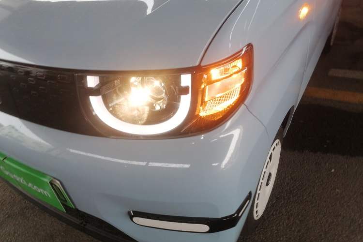 Used Chery QQ Ice Cream 2022 170km Sundae Phosphate Lithium-Ion Left Front Headlight