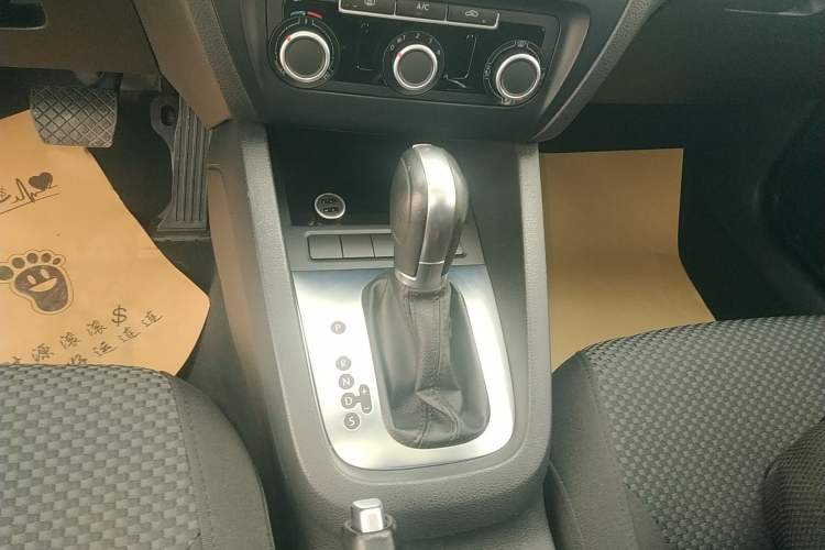 Used Volkswagen Sagitar 2014 Revised Version 1.6L Automatic Leading Edition