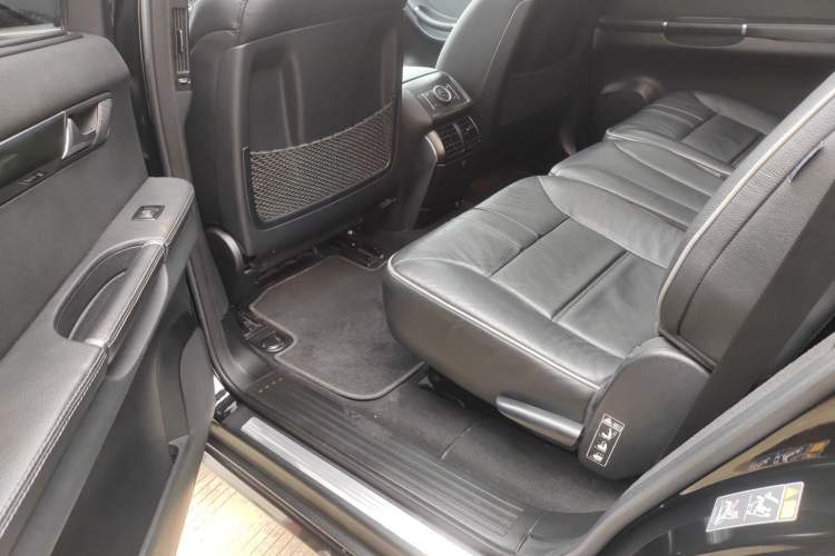 Used Mercedes-Benz R-Class 2017 R 320 4MATIC Business Edition Prestige Model Left Rear Seat