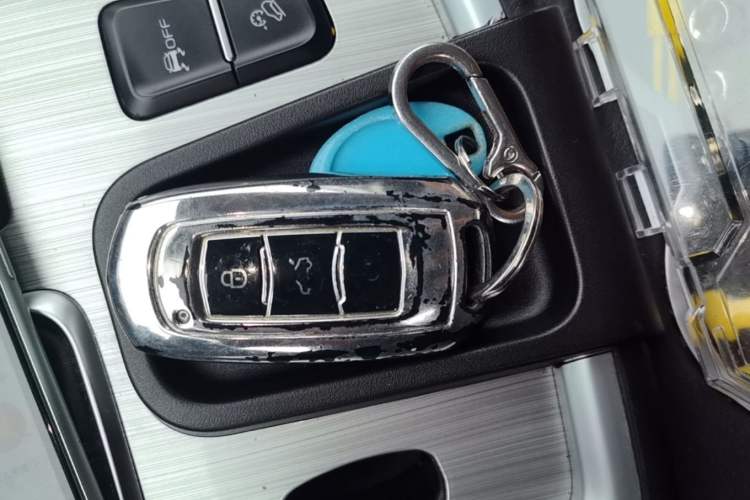 Used Geely Auto Vision X6 2016 1.3T CVT Luxury Model Interior 1