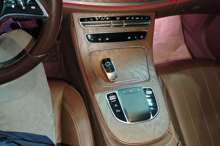 Used Mercedes-Benz E-Class New Energy 2022 Restyled E 350 e L Plug-in Hybrid Sedan Gear Lever