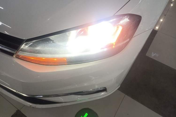 Used Volkswagen Golf 2018 230TSI Automatic Luxury Version Left Front Headlight