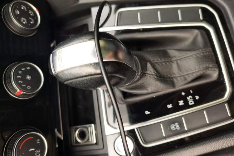 Used Volkswagen Magotan 2019 330TSI DSG Leading Model China VI Standard Gear Lever