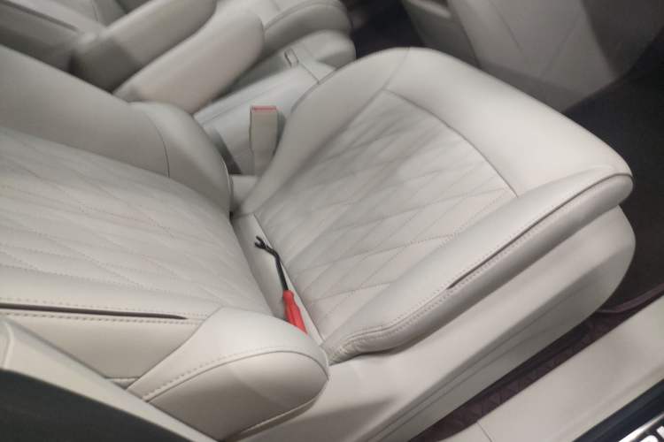 Used Buick GL8 2021 Land Cruiser Executive Class 652T Luxury Model
