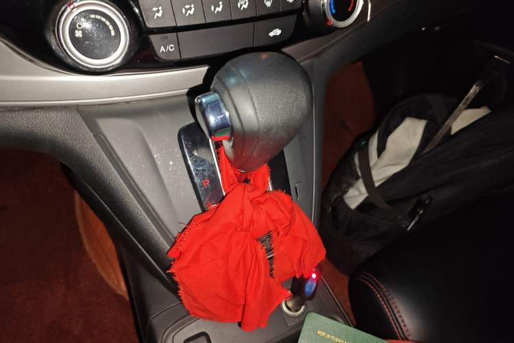 Used Honda CR-V 2015 2.0L two-wheel drive urban version Gear Lever