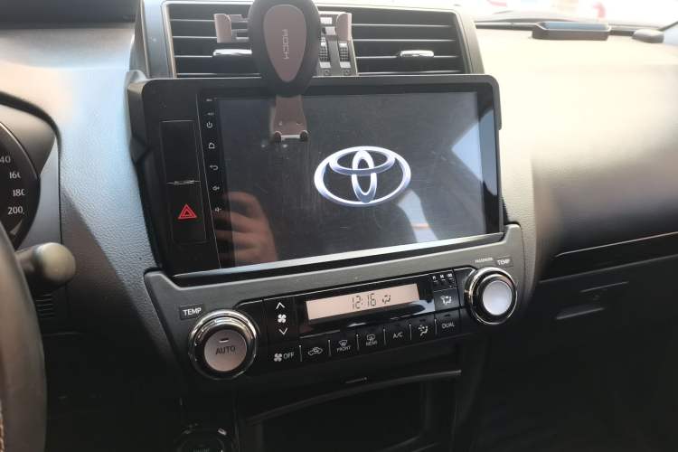 Used Toyota Prado 2016 2.7L Automatic Standard Edition Audio And AC Panel