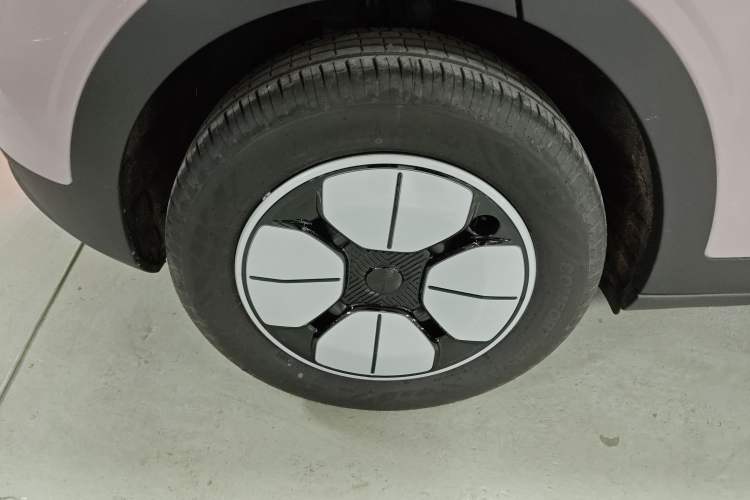 Used Geely Galaxy Geome 2025 410 km Free Version