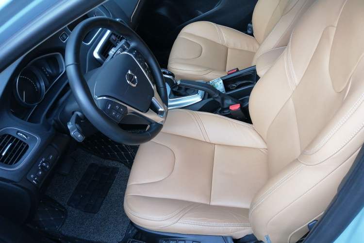 Used Volvo V40 2017 T3 Zhiya Edition Left Front Seat