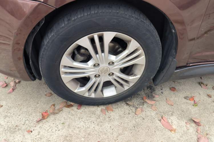 Used Suzuki Swift 2014 1.5L Automatic Fashion Edition Exterior 4