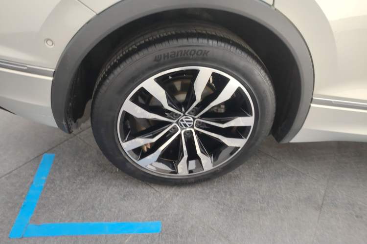 Used Volkswagen Tiguan L 2021 330TSI Automatic Two-Wheel Drive R-Line Enhanced Edition Right Rear Wheel Hub